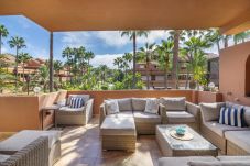 Apartment in Puerto Banus - RA42964 El Embrujo Playa